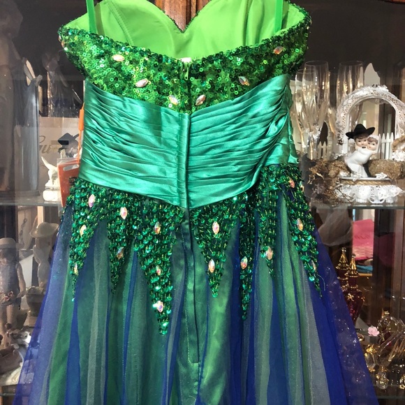 Green and Blue prom dress size 2 - Picture 5 of 5